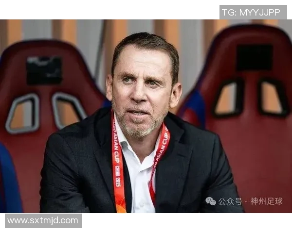 足球明星与哪些球员和教练搭档最具默契与实力分析 足球明星与哪些球员和教练搭档最具默契与实力分析