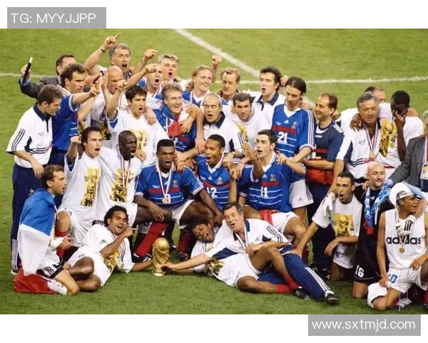 90年代足球明星的辉煌岁月与影响力排行榜回顾 90年代足球明星的辉煌岁月与影响力排行榜回顾