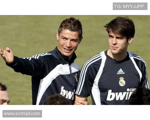 与足球明星同框卡卡的精彩瞬间回顾与背后故事分享